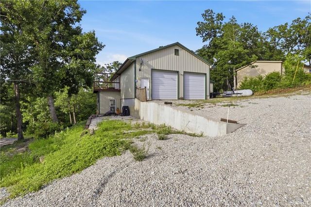 11045 Foothills Lane, Warsaw, MO 65355