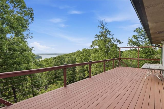11045 Foothills Lane, Warsaw, MO 65355