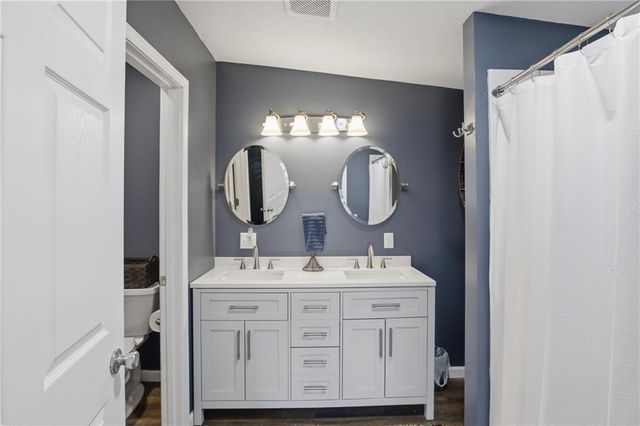 11045 Foothills Lane, Warsaw, MO 65355