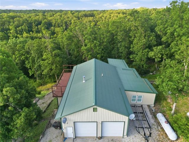 11045 Foothills Lane, Warsaw, MO 65355