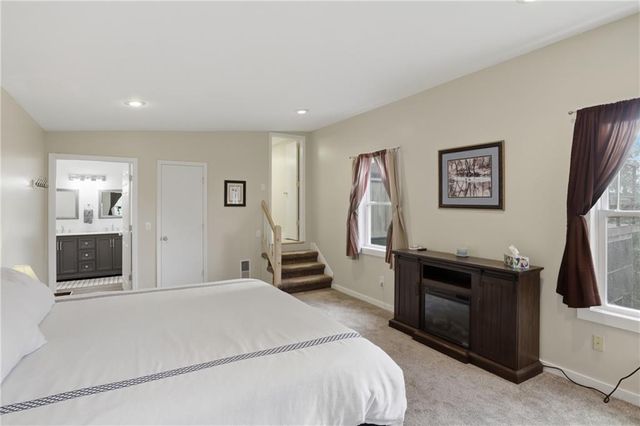 11045 Foothills Lane, Warsaw, MO 65355