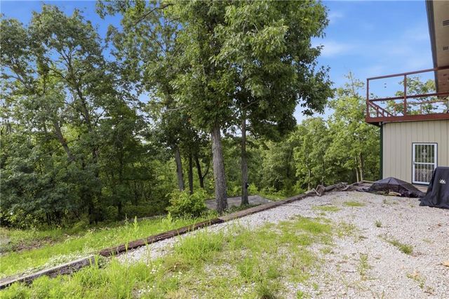 11045 Foothills Lane, Warsaw, MO 65355