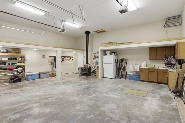 11045 Foothills Lane, Warsaw, MO 65355
