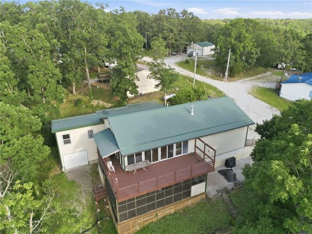 11045 Foothills Lane, Warsaw, MO 65355