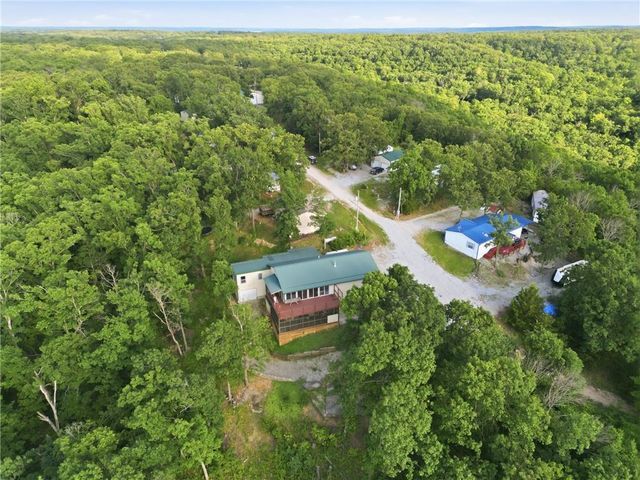 11045 Foothills Lane, Warsaw, MO 65355