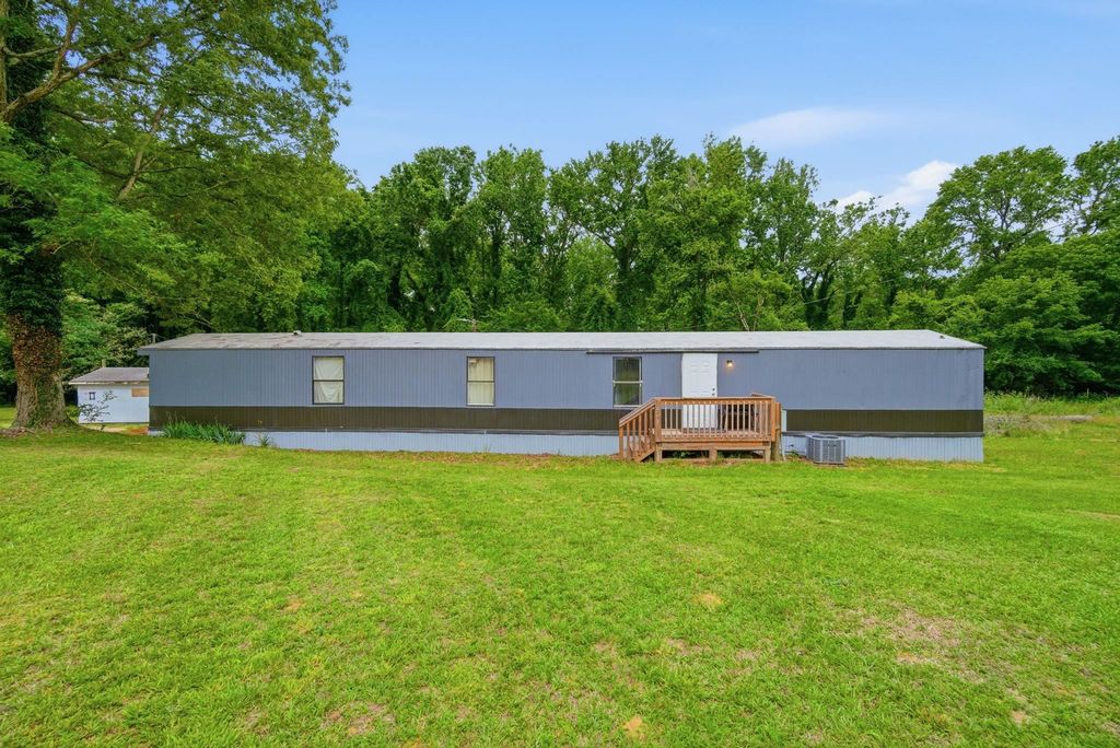 886 Old Greenville Road, Spartanburg, SC 29301