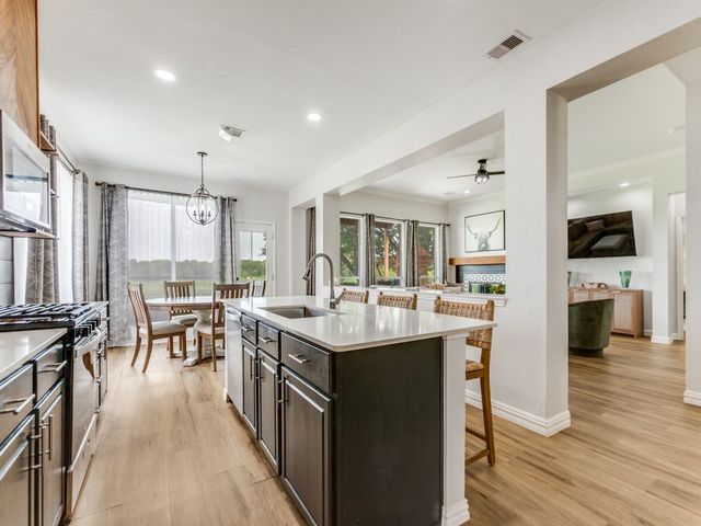 6521 Hillview Lane, Sachse, TX 75048