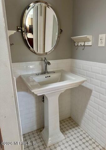 8261 BRACKRIDGE Boulevard, Jacksonville, FL 32216