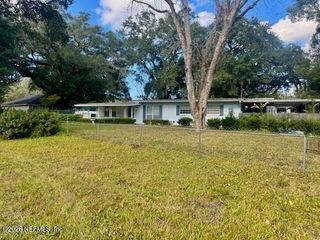 8261 BRACKRIDGE Boulevard, Jacksonville, FL 32216