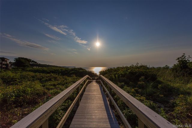 312 Fox Hill Drive, Baiting Hollow, NY 11933