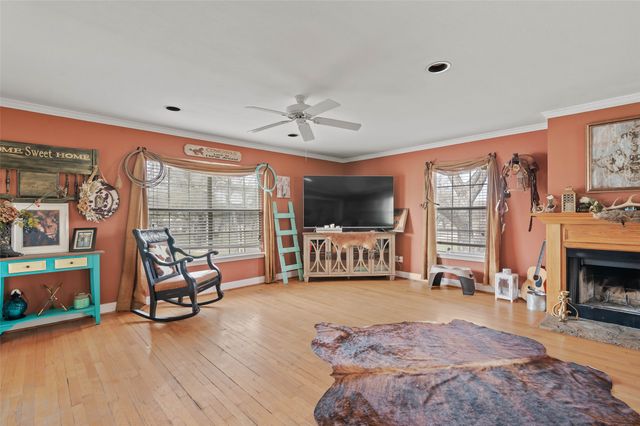 2106 Chaparral Road, Azle, TX 76020