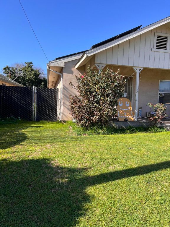 995 S Hope Avenue, Reedley, CA 93654