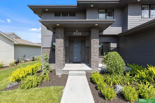 3935 S 208 Street, Elkhorn, NE 68022