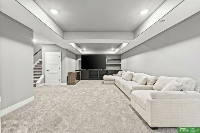 3935 S 208 Street, Elkhorn, NE 68022