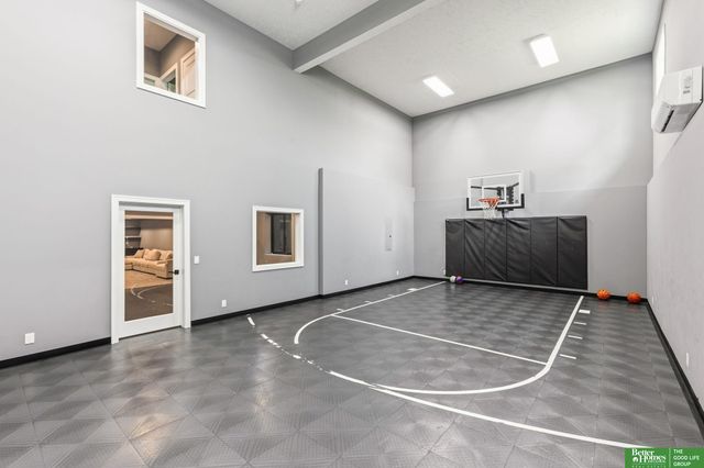 3935 S 208 Street, Elkhorn, NE 68022