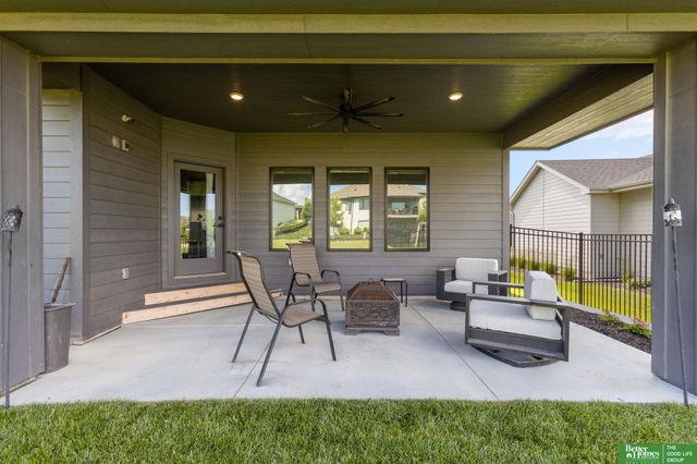 3935 S 208 Street, Elkhorn, NE 68022