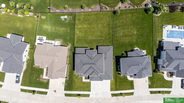 3935 S 208 Street, Elkhorn, NE 68022
