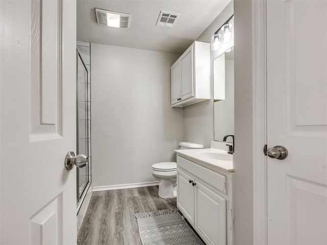 104 SE 34th Street, Moore, OK 73160