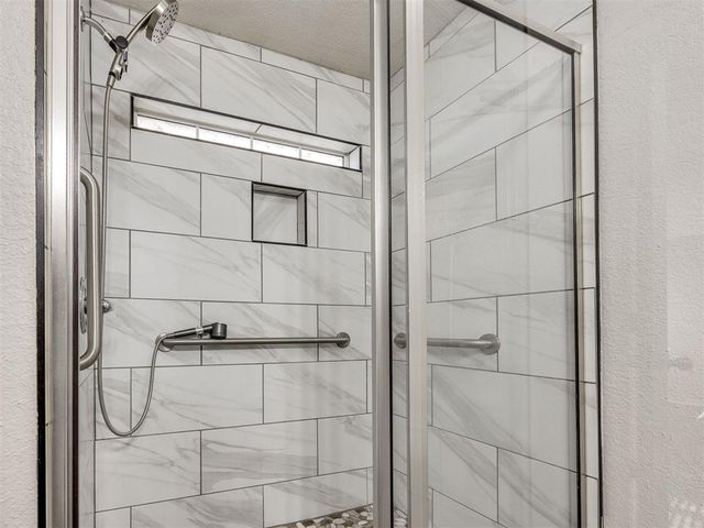 104 SE 34th Street, Moore, OK 73160