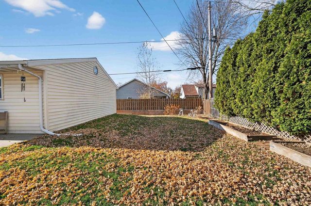 210 S JOHN STREET, Kimberly, WI 54136