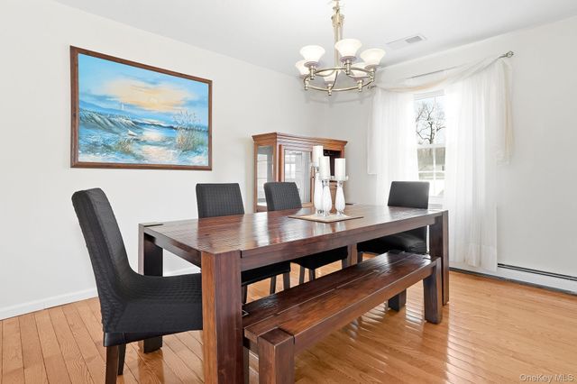 8 Eagle Lane, Poughkeepsie, NY 12601