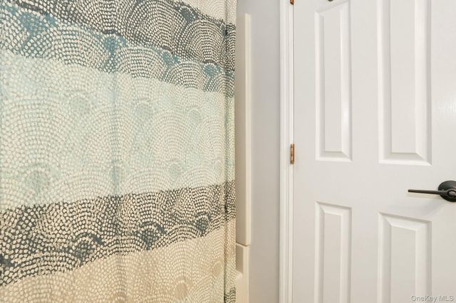 8 Eagle Lane, Poughkeepsie, NY 12601