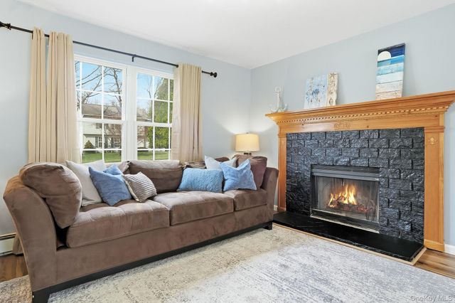 8 Eagle Lane, Poughkeepsie, NY 12601