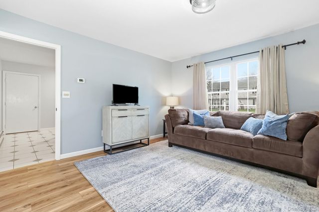 8 Eagle Lane, Poughkeepsie, NY 12601