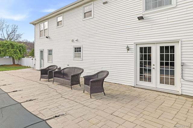 8 Eagle Lane, Poughkeepsie, NY 12601