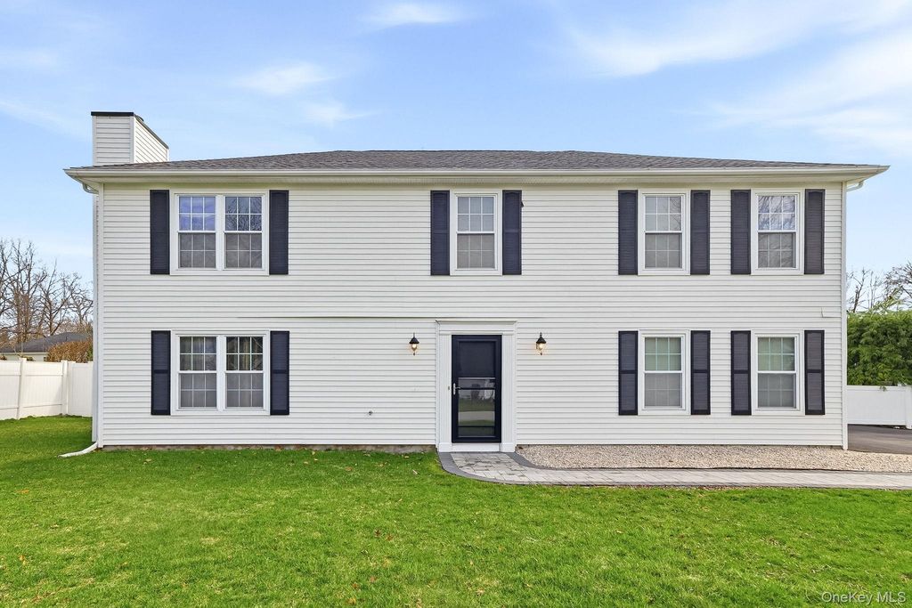 8 Eagle Lane, Poughkeepsie, NY 12601