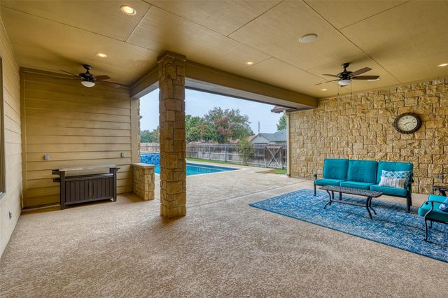 114 Preston TRL, Meadowlakes, TX 78654