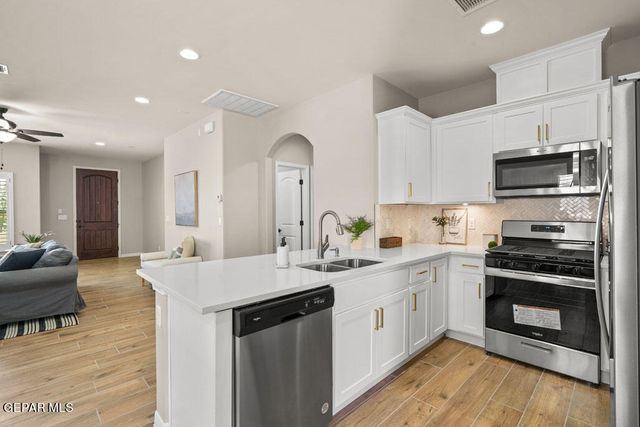 10717 Daryl Johnston Street, El Paso, TX 79924