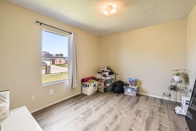 1806 Willowbrook Drive, Terrell, TX 75160