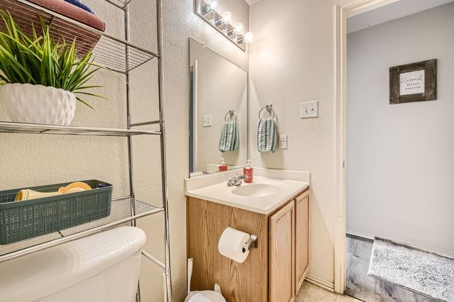1806 Willowbrook Drive, Terrell, TX 75160
