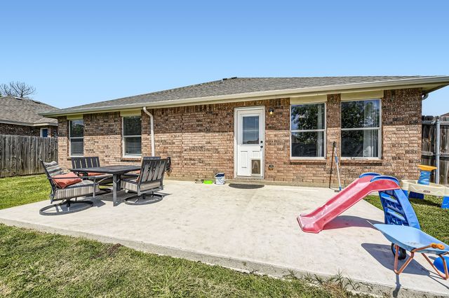 1806 Willowbrook Drive, Terrell, TX 75160