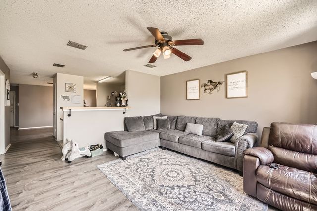 1806 Willowbrook Drive, Terrell, TX 75160