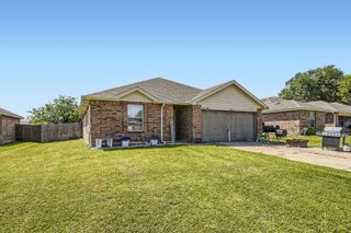1806 Willowbrook Drive, Terrell, TX 75160