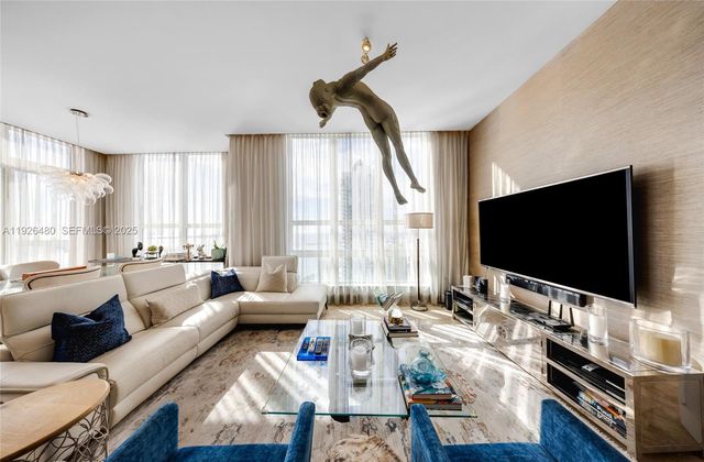 1155 Brickell Bay Dr PH303, Miami, FL 33131