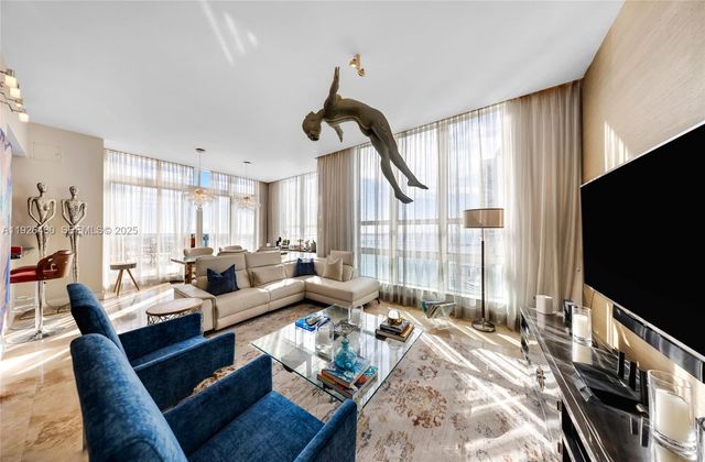 1155 Brickell Bay Dr PH303, Miami, FL 33131