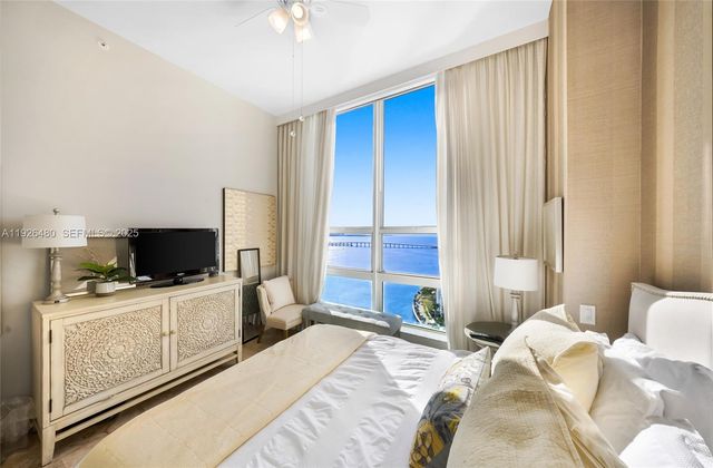 1155 Brickell Bay Dr PH303, Miami, FL 33131