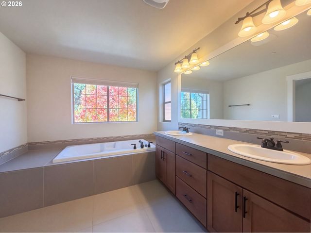 410 Ne 76TH Ave, Hillsboro, OR 97124