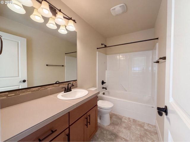 410 Ne 76TH Ave, Hillsboro, OR 97124