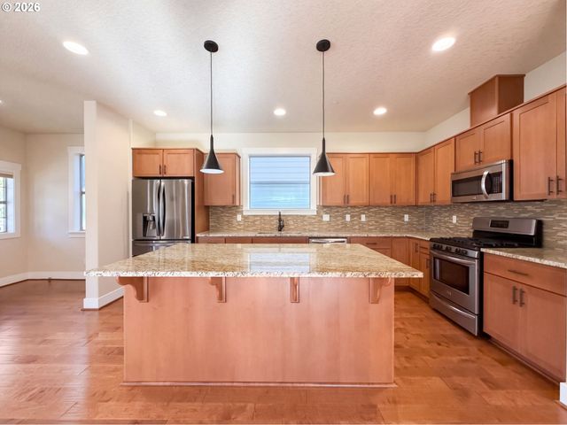 410 Ne 76TH Ave, Hillsboro, OR 97124