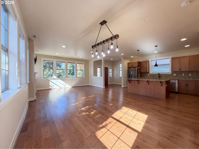 410 Ne 76TH Ave, Hillsboro, OR 97124