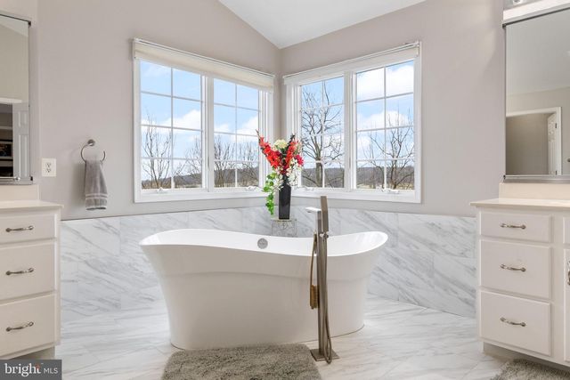 15058 BANKFIELD DR, Waterford, VA 20197