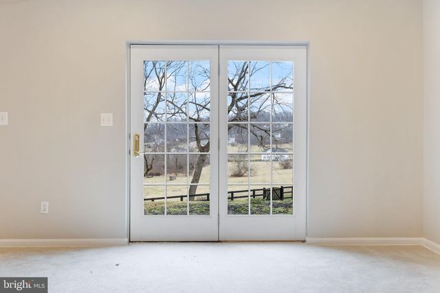 15058 BANKFIELD DR, Waterford, VA 20197