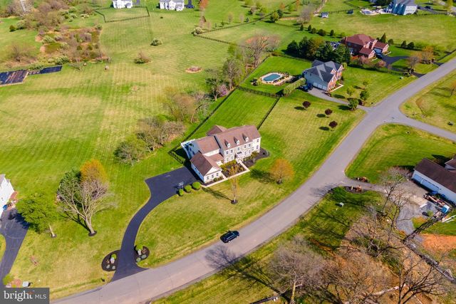 15058 BANKFIELD DR, Waterford, VA 20197