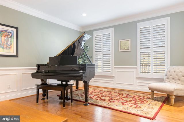 15058 BANKFIELD DR, Waterford, VA 20197