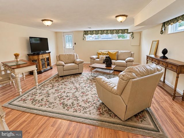 534 DOMINO LN, Philadelphia, PA 19128