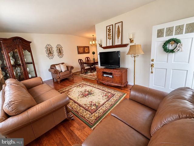 534 DOMINO LN, Philadelphia, PA 19128